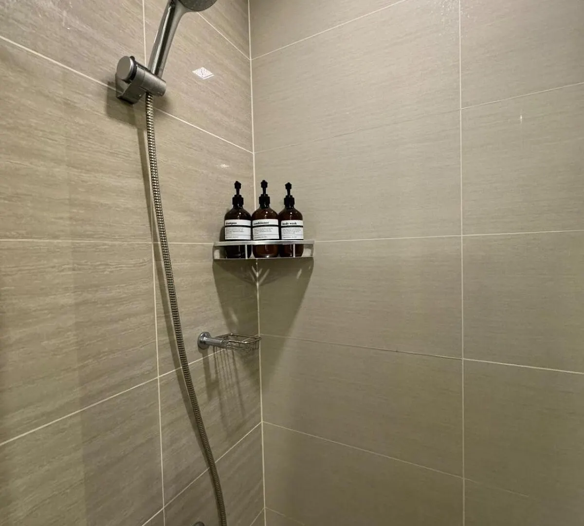 Apartment Modern Classic 1 Bedroom In Uptown Bgc Manila Philippines